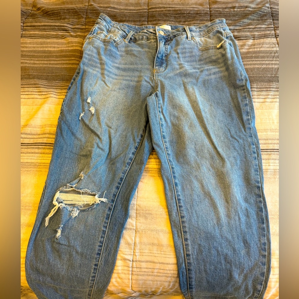 🌺3 for $15🌺 Distressed High Waisted Jeans